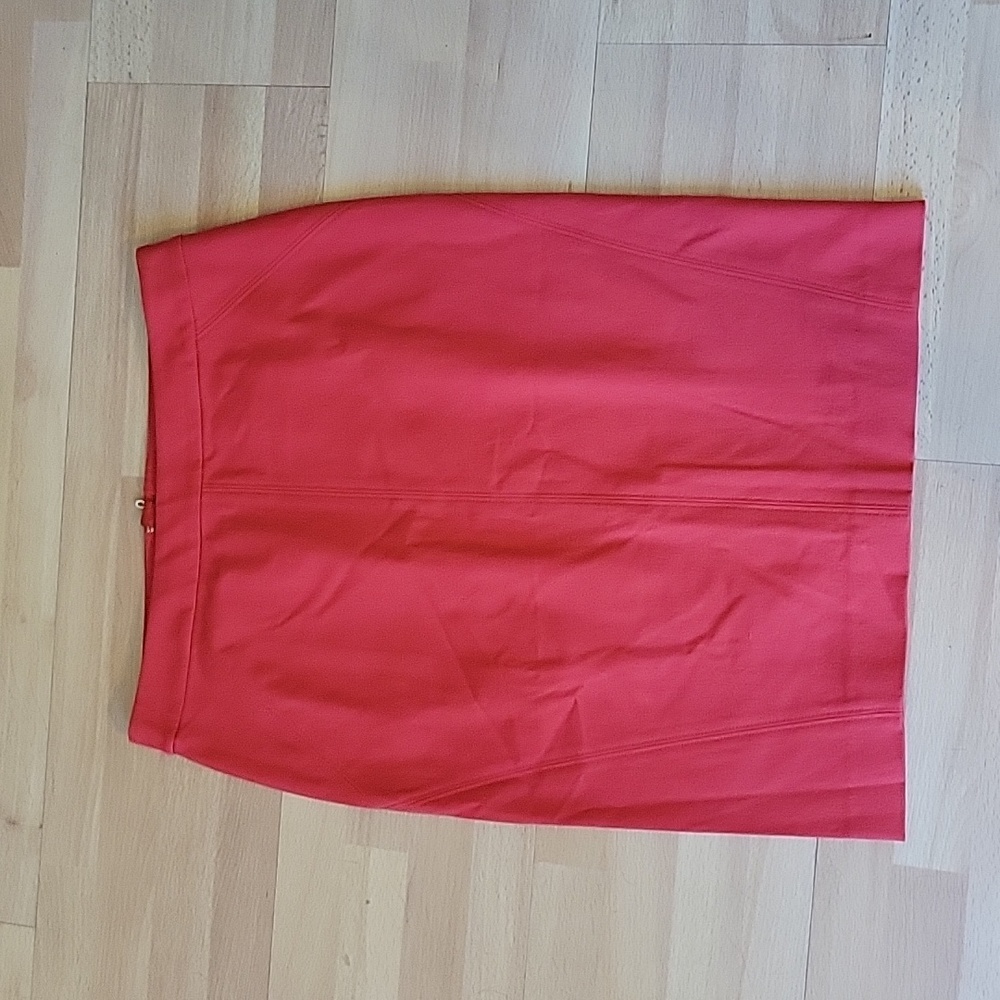 NWT, Ann Taylor skirt, size 6, red